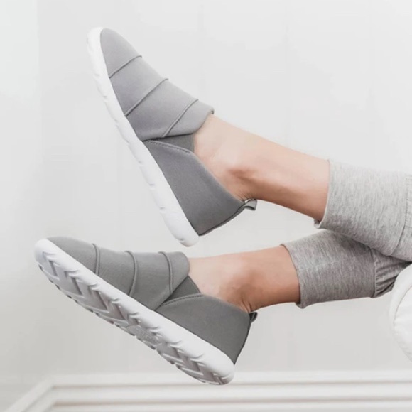 ISOTONER Zenz Women’s Stretch Satin Slip-On Walking Shoe, - Picture 2 of 8